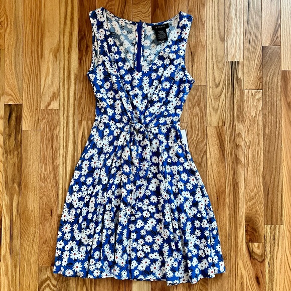 NWT B Darlin Juniors Size 1/2 Above Knee Dress - Picture 1 of 12